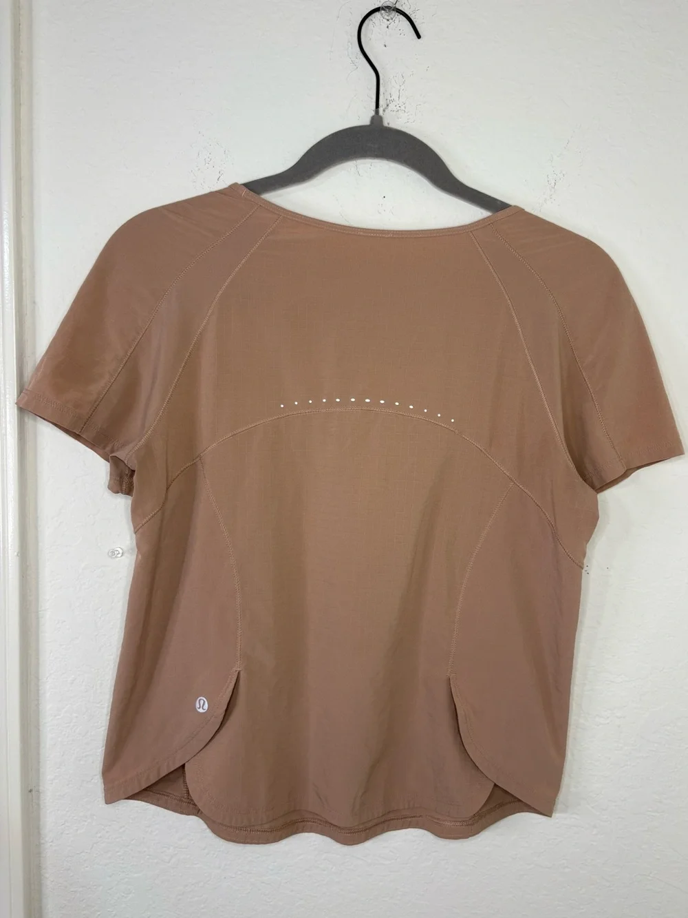 Lululemon Lightweight Stretch Running Short Sleeve Shirt pink clay size 4
